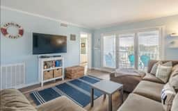 Sea The World- Private Access to Beach!