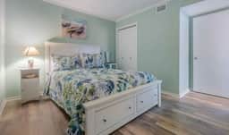 Sea The World- Private Access to Beach!